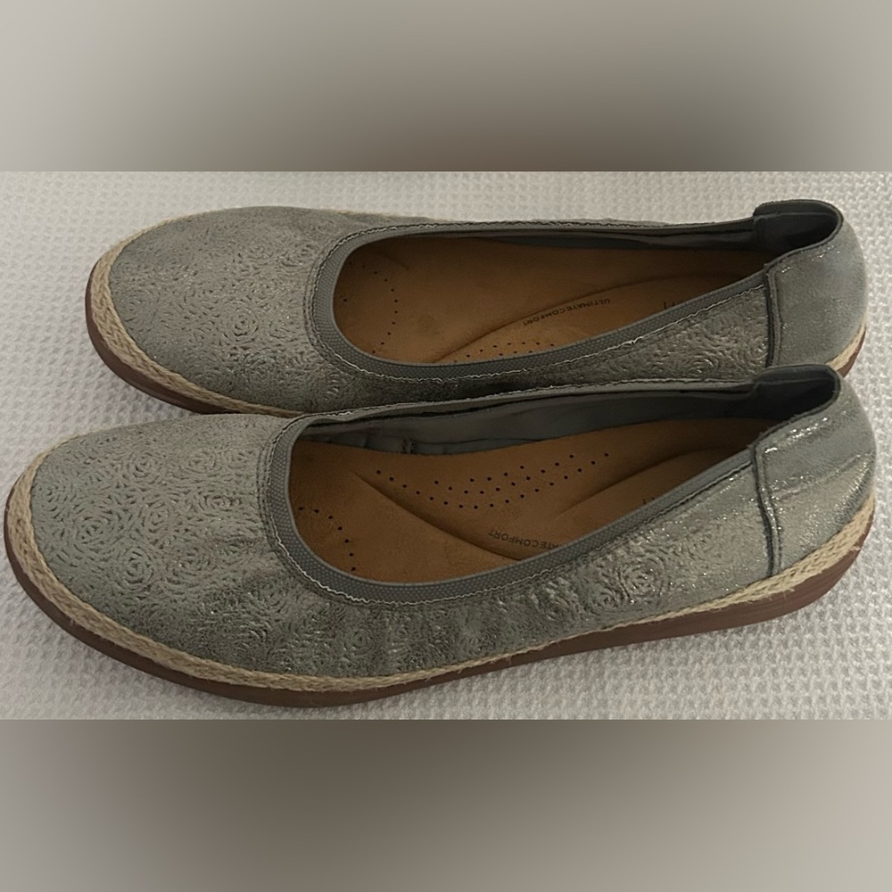 NEW Clarks Elaina Rae Pewter Metallic Flats Shoes Sz 10 Slip On